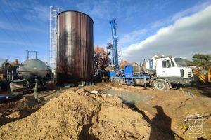 SUW w Ługach - budowa niezbędnej studni - w trakcie realizacji zadania.