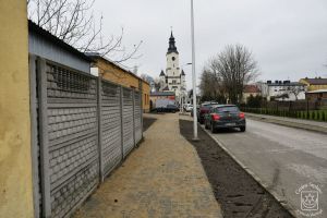 Remont chodnika przy ul. Jana Pawła II w Strykowie, po wykonaniu prac remontowych