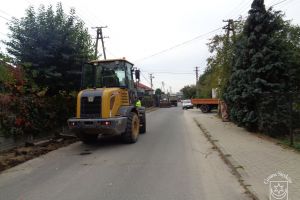 Budową kanalizacji sanitarnej i kanalizacji deszczowej w ulicy Polnej i Szafera, w trakcie wykonywania prac budowlanych