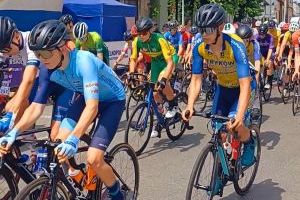 Start zawodników LUKS Dwójka podczas Mistrzostw Polski Szkół Podstawowych Raszków 2024