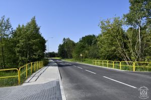 Odbiór III etapu budowy drogi łączącej DW 708 z drogą powiatową w Smolicach przez most na rzece Moszczenicy.