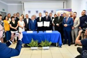 Podpisanie umowy na budowę CRS, 31.07.2024