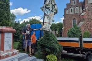 Renowacja rzeźby w Bratoszewicach