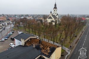 Rozbiórka starego kina w Strykowie