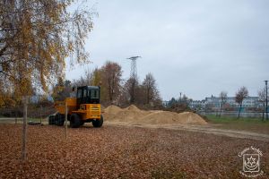 Zagospodarowanie terenu wokół zalewu w Strykowie - strona zachodnia, inwestycja w trakcie realizacji