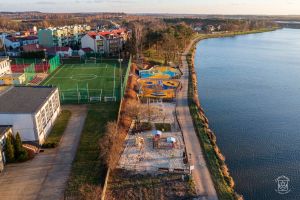 Modernizacja wschodniej części zalewu, po wykonaniu nowych ogrodzeń placów zabaw