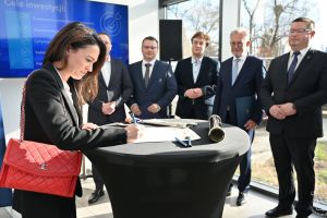 Uroczystość wmurowania kamienia węgielnego pod centrum hurtowo-dystrybucyjne Grupy Hasco w Sosnowcu k. Strykowa