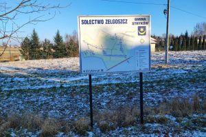 Tablica informacyjna w sołectwie Zełgoszcz