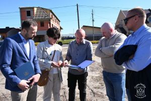 Burmistrza Strykowa Piotr Ślęzak, Prezes TBS w Zgierzu Spółka z o. o. Anna Mundzia oraz prokurent spółki Piotr Grzelązka,...