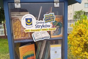 Dzień Książki i budki wędrującej książki w Gminie Stryków
