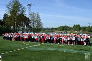 Korowód majowy ulicami Strykowa - SP nr 2 w Strykowie