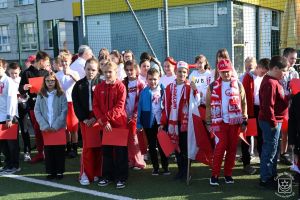 Korowód majowy ulicami Strykowa - SP nr 2 w Strykowie