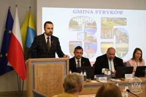 XVIII sesja RM w Strykowie - sesja jubileuszowa z okazji 35-lecia Samorządu