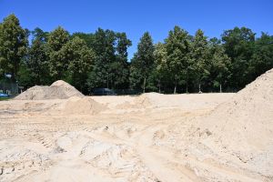 Budowa boiska w Koźlu 2025