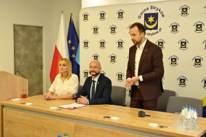 Podpisanie umowy na realizację projektów sołeckich dofinansowanych z budżetu Województwa Łódzkiego