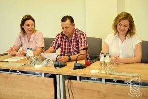 Podpisanie umowy na realizację projektów sołeckich dofinansowanych z budżetu Województwa Łódzkiego