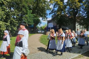 Zespół Ludowy Lipkowianka z Kapelą podczas Ogólnopolskiego Festiwalu Muzyki Ludowej „Złota Leszczyna”🎶