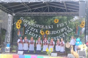 Zespół Ludowy Lipkowianka z Kapelą podczas Ogólnopolskiego Festiwalu Muzyki Ludowej „Złota Leszczyna”🎶