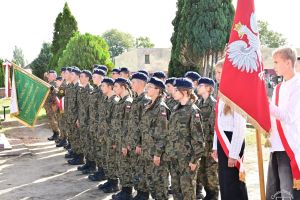 Odsłonięcie Tablicy Pamiątkowej na cmentarzu w Bratoszewicach poświęconej porucznikowi Adamowi Kłossowskiemu