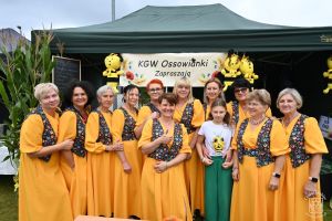 Koła Gospodyń Wiejskich i zespoły na Dożynkach Gminy Stryków w Swędowie 2025