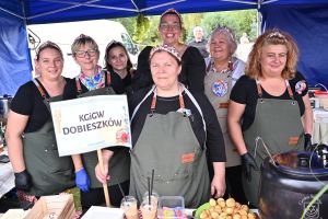 Koła Gospodyń Wiejskich i zespoły na Dożynkach Gminy Stryków w Swędowie 2025