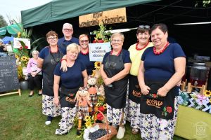 Koła Gospodyń Wiejskich i zespoły na Dożynkach Gminy Stryków w Swędowie 2025