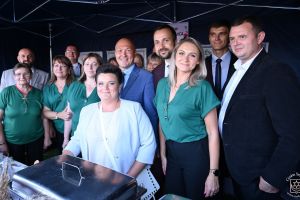 Koła Gospodyń Wiejskich i zespoły na Dożynkach Gminy Stryków w Swędowie 2025