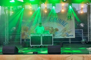 Koła Gospodyń Wiejskich i zespoły na Dożynkach Gminy Stryków w Swędowie 2025