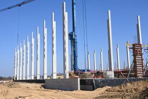 Budowa hali sportowej w ramach inwestycji Centrum Rozwoju Strykowa rok 2025