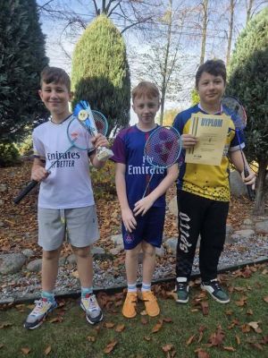 Medaliści Powiatu Zgierskiego w Badmintonie - 3 miejsce SP Bratoszewice: Filip Smolczyński, Jan Lewandowski i Miłosz Łapacz