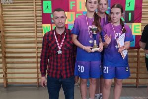 Finał Województwa Łódzkiego w Badmintonie Dziewcząt i Chłopców Igrzyska Dzieci 2025/2026 - srebro dla SP Dobra