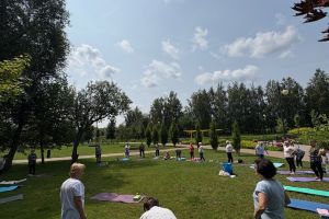 Podsumowanie zajęć jogi dla seniorów 2025