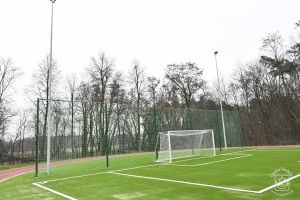 Zakończono przebudowę boiska szkolnego w Koźlu - 15.12.2025 r.