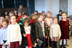 Uczniowie SP 2 z przedświąteczną wizytą u Burmistrza Strykowa