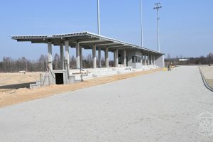Budowa boiska wielofunkcyjnego w ramach inwestycji Centrum Rozwoju Strykowa, marzec 2026