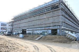 Budowa hali sportowej w ramach inwestycji Centrum Rozwoju Strykowa, marzec 2026