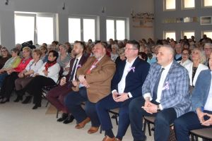 Koncert Michała Milowicza w Domu Kultury w Niesułkowie z okazji Dnia Kobiet