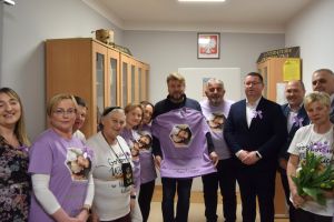 Koncert Michała Milowicza w Domu Kultury w Niesułkowie z okazji Dnia Kobiet