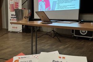 Zajęcia "Polub się z chatem GPT" w ramach Strykowskiej Akademii Seniora