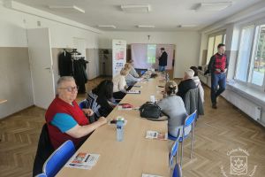 Zajęcia "Polub się z telefonem" w ramach Strykowskiej Akademii Seniora