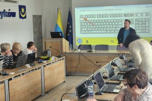 Zajęcia "Polub się z komputerem" w ramach Strykowskiej Akademii Seniora