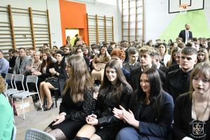 Zakończenie szkoły przez maturzystów w Zespole Szkół nr 1  Bratoszewicach