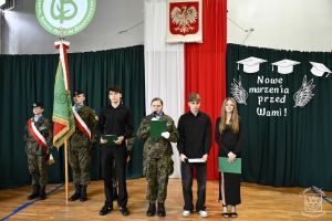 Zakończenie szkoły przez maturzystów w Zespole Szkół nr 1  Bratoszewicach