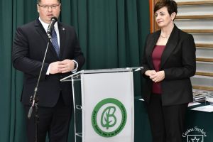 Zakończenie szkoły przez maturzystów w Zespole Szkół nr 1  Bratoszewicach