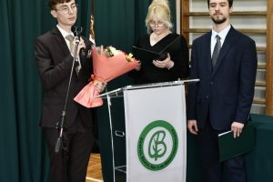 Zakończenie szkoły przez maturzystów w Zespole Szkół nr 1  Bratoszewicach