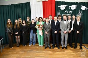 Zakończenie szkoły przez maturzystów w Zespole Szkół nr 1  Bratoszewicach