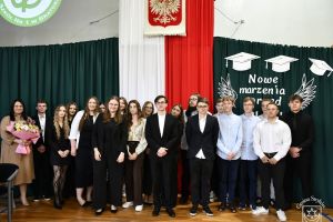 Zakończenie szkoły przez maturzystów w Zespole Szkół nr 1  Bratoszewicach