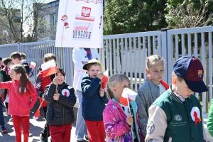 Pochód majowy SP nr 1 i SP nr 2 pod Pomnik Niepodległości -2026 r.