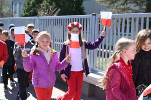 Pochód majowy SP nr 1 i SP nr 2 pod Pomnik Niepodległości -2026 r.