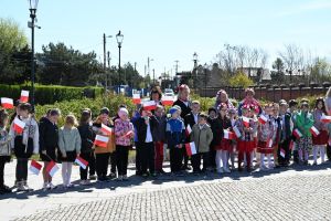 Pochód majowy SP nr 1 i SP nr 2 pod Pomnik Niepodległości -2026 r.